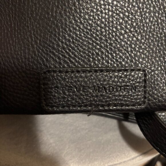Steve Madden Small black Tote with gold accents - Picture 3 of 3